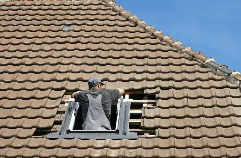 Pose de velux - Saint-Étienne-de-Chomeil